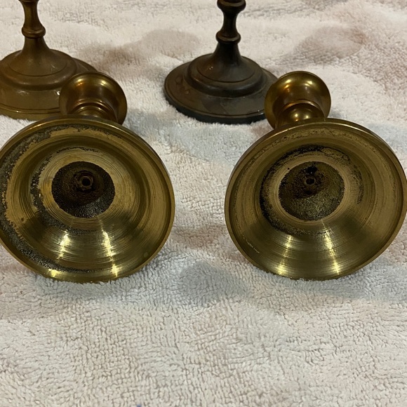 Elegant Brass Candlestick Holders - Set of 4 - Picture 2 of 4